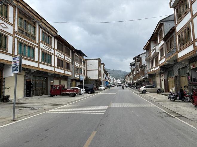 九游體育網(wǎng)站:桐梓縣官倉(cāng)鎮(zhèn):構(gòu)建“53115”產(chǎn)業(yè)體系奏響鄉(xiāng)村振興新樂(lè)章(圖3)