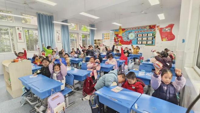 小課堂種下大夢(mèng)想:金融知識(shí)點(diǎn)亮孩子的財(cái)商之路(圖4)